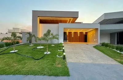 Casa térrea com 4 suítes plenas sendo uma master, frente praça