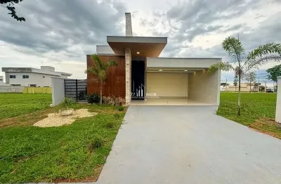 Casa térrea com 3 suítes plenas sendo uma master + home office.