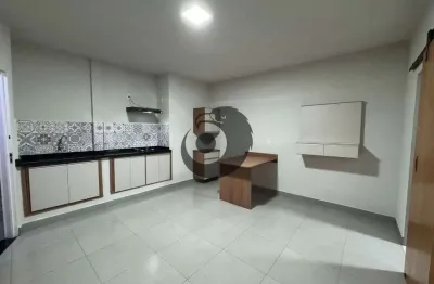 Apartamento kitnet com armarios e cooktop, agua, iptu e internet compartilhada inclusos.