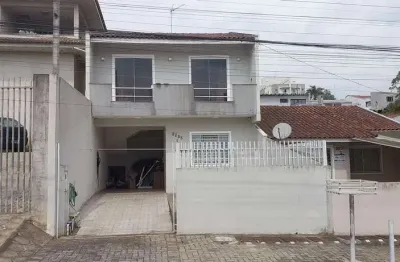 Casa com 3 quartos à venda no Centro, Campo Largo 