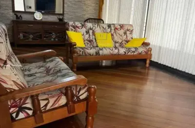 Casa para Venda em Santo André, Parque Jaçatuba, 4 dormitórios, 1 suíte, 2 banheiros, 6 vagas