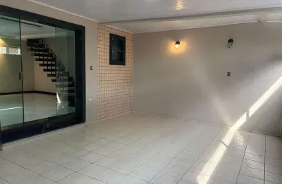 Casa com 3 quartos para alugar na Rua Américo Vespucci, Vila Prudente, São Paulo