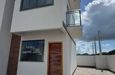 Sobrado á venda no bairro areias em tijucas com 69 m², 2 dormitórios ambos suíte