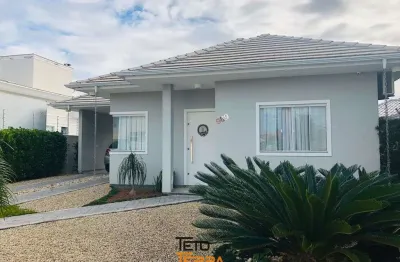 Casa a venda no bairro universitários com 80m², 2 dormitórios,  piscina, 2 vagas
