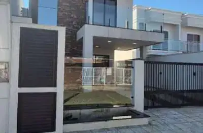 Sobrado no areias em tijucas com 130m², 3 dormitórios, 1 suíte e churrasqueira