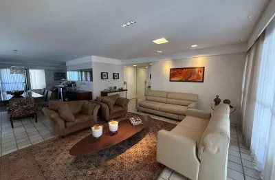 Excelente amplo apartamento à venda; com 276m; 3 salas; 4 quartos, 3 suítes; duas varandas e 3 gara