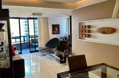 Maravilhoso apartamento reformado à venda; 115m; andar alto; 3 quartos, 2 suítes; 2 garagens soltas