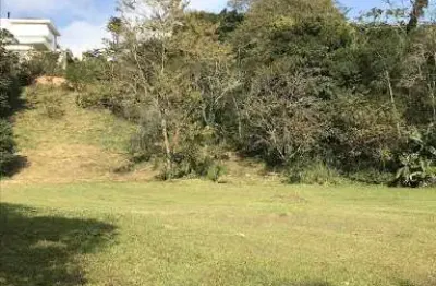 Área em localização privilegiada no córrego grande!