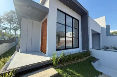 Casa de alto padrão em guabiruba, uma suíte mais dois quartos!
