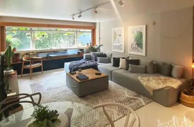 Amplo apartamento a venda bela vista, rua tranquila e arborizada.