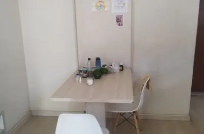 Apartamento 2 quartos, 1 vaga, armários, bairro camargos, belo horizonte/mg