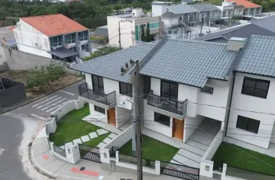 Sobrado à venda, no bairro potecas, são josé-sc, com 3 quartos, sendo 1 suíte, com 2 vagas