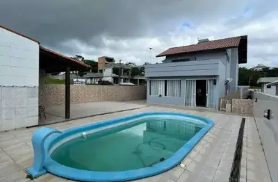 Casa à venda, no bairro pedra branca, palhoça-sc, com 3 quartos, sendo 1 suíte, com 2 vagas