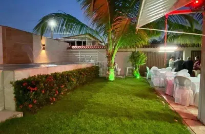 Casa duplex com piscina, churrasqueira e 450 metros de área!!