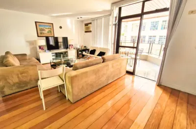 Apartamento  com  3 varandas 4 quartos 4 suítes no miolo de icaraí