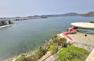 Espetacular apartamento com, 2 suítes 4 quartos na boa viagem