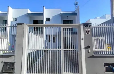 Casa à venda na Rua Engenheiro Félix Malburg, Meia Praia, Navegantes