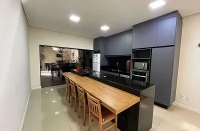 Casa em condomínio fechado com 4 quartos para alugar na rua professora nícia silva rubin, jardim montecatini, londrina, 215 m2 por r$ 7.500