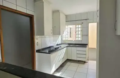 Casa com 3 quartos à venda na rua adriano rocha, jardim itapoá, londrina, 140 m2 por r$ 390.000