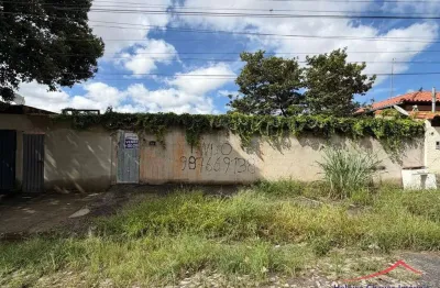 Terreno à venda na Rua Quarenta e Um, 36, Tropical, Contagem por R$ 350.000