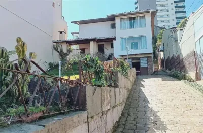Casa à venda no Cristo Redentor, Caxias do Sul 