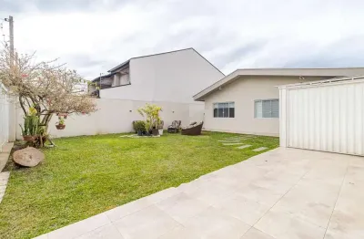 Casa Térrea para Venda em Curitiba, Boa Vista, 3 dormitórios, 1 suíte, 3 banheiros, 3 vagas