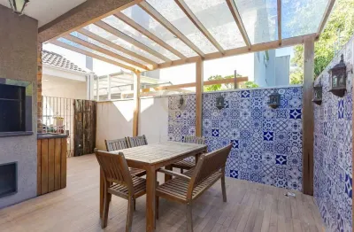 Sobrado para Venda em Curitiba, Santa Cândida, 3 dormitórios, 1 suíte, 3 banheiros, 2 vagas