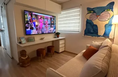 Venda de apartamento de 1 dorm todo modernizado de 47m2 com  1 banheiro, cozinha ( vaga coletiva insuficiente)no bairro da ponta da praia em santos-sp