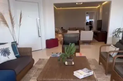 Lindo apartamento alto padrão, andar alto na ponta da praia.