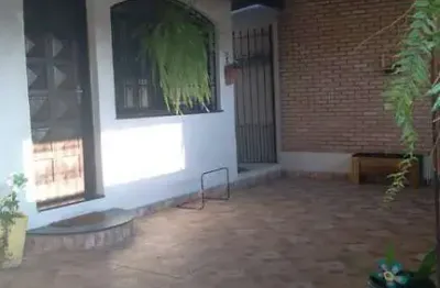 Casa ampla com 4 dormitórios à venda perto do centro de tremembé -sp