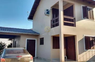 Sobrado no centro de nova santa rita com 03 dormitóriosquartos