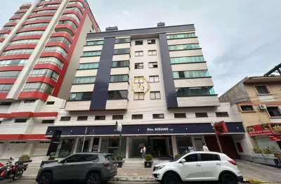 Apartamento com sacada de frente à venda no Centro de Capão da Canoa