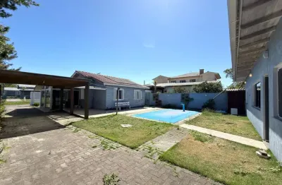 CASA À VENDA, LADO MAR   BAIRRO ARAÇÁ !!  TERRENO INTEIRO 15x30m2