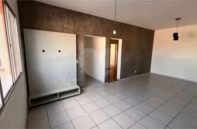 Apartamento com 3 quartos à venda ou para locação em centro - sp
