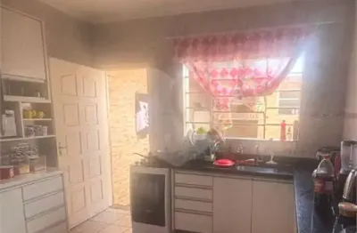 Casa  à venda com 2 quartos, sendo 1 suíte,  no condomínio residencial califórnia, campo limpo paulista - sp