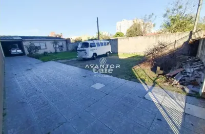 Casa, terreno, 11x47m², 2 dormitórios, 2 banheiros, 3 vagas, salão de festas, no