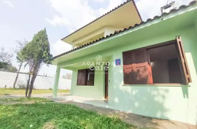 Casa, 3 dormitórios, 1 suíte, 4 banheiros, sacada, pátio, churrasqueira, patrona