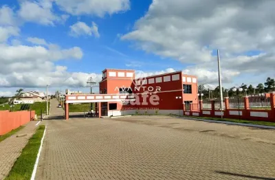 Terreno em condomínio fechado, com ótima infraestrutura completa em camobi, sant