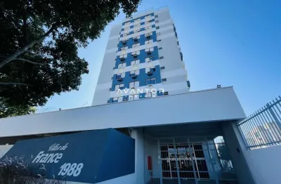 Apartamento central de 3 dormitórios/suite com box.
