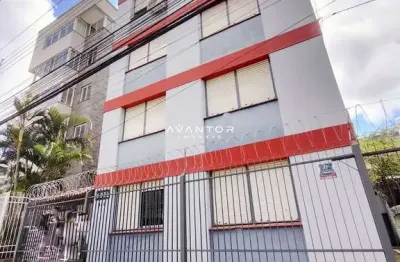 Apartamento central mobiliado de 2 dormitórios, sala de estar, 2 banheiros, cozi