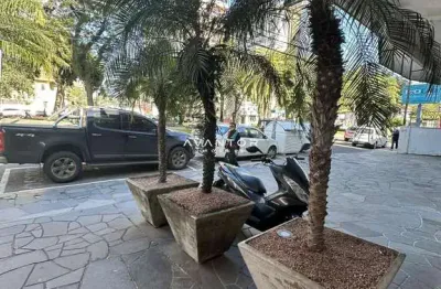 Amplo apartamento no centro de santa maria com 3 dormitórios em frente ao hospit