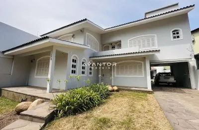 Casa à venda 4 dormitórios, 2 suítes com piscina no bairro lourdes
