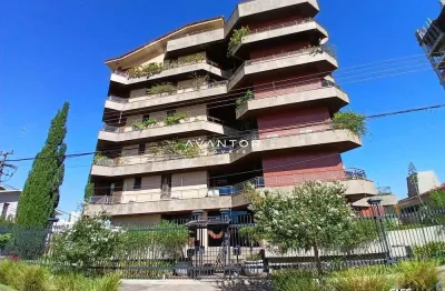 Duplex alto padrão de 3 dormitórios, 3 suítes, (2) salas, (2) lareiras, churrasq