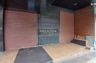 Loja comercial ampla de 335 m² no centro de santa maria.