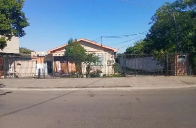Casa ampla de 5 dormitórios, sala de estar, 3 banheiros, cozinha, área de serviç