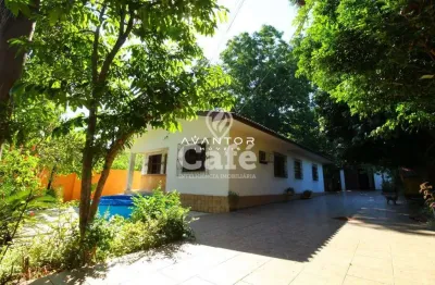 Casa com amplo terreno - bairro duque de caxias - 3 dormitórios