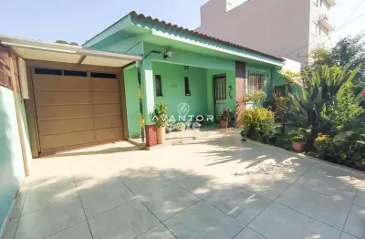 Casa, 3 dormitórios, 3 banheiros, 3 vagas, pátio, 10x30, passo d'areia