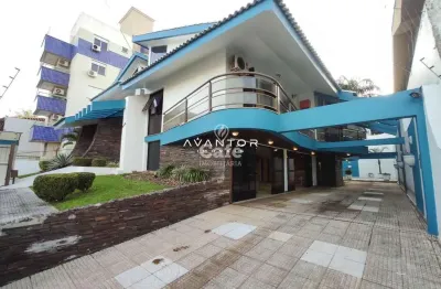 Linda casa confortável e aconchegante com 6 dormitórios, sendo 3 suítes e uma ma