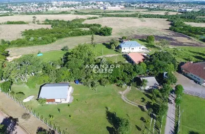 Linda chácara urbana com 2.730 m² com um lindo chalé de 91m² privativos - santa