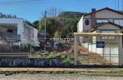Terreno à venda na Rua Suzana, 235, Itararé, Santa Maria